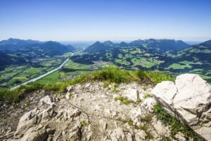 Nach Norden liegt das nördliche, bayerische, Inntal mit Kranzhorn, Heuberg und der Wendelsteinregion vor uns