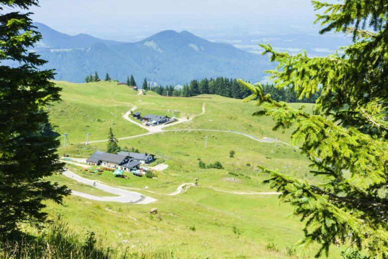 Blick zurück zur Gorialm und davor der Schlechtenberger Alm