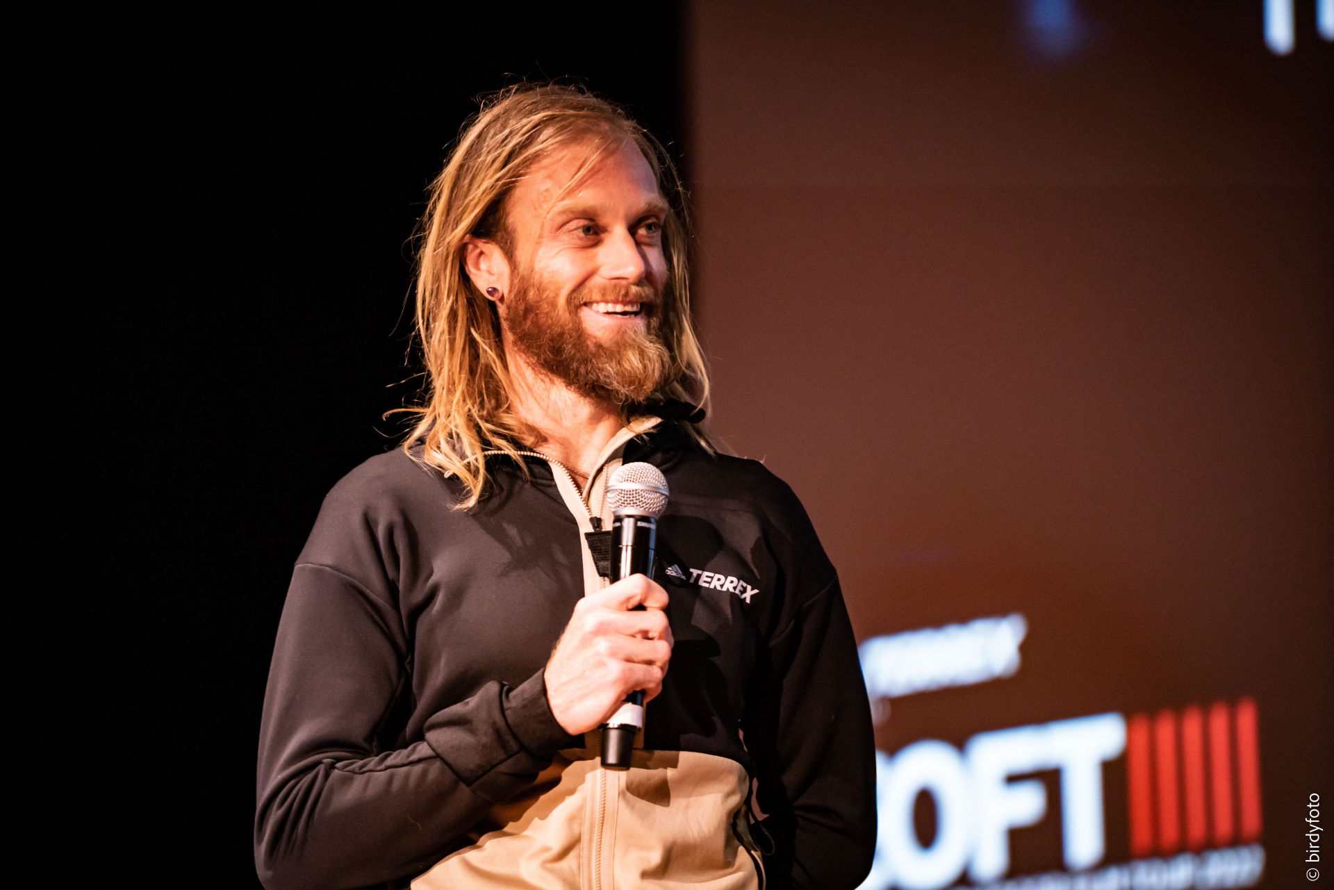 Sympathischer Auftritt von Timothy Olson auf der EOFT-Premiere - Foto: birdyfoto