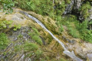 Der lange, aber bei unserem Besuch nicht sehr spektakuläre Wasserfall