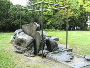 Das Heine-Monument wurde 1981 zu Heinrich Heines 125. Todestag eingeweiht
