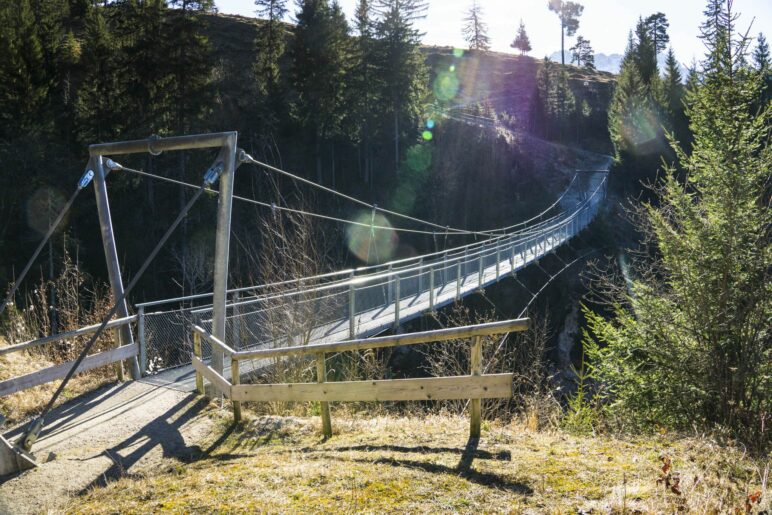 Gleich neben der Tannenhütte steht die Hacker-Pschorr-Brücke