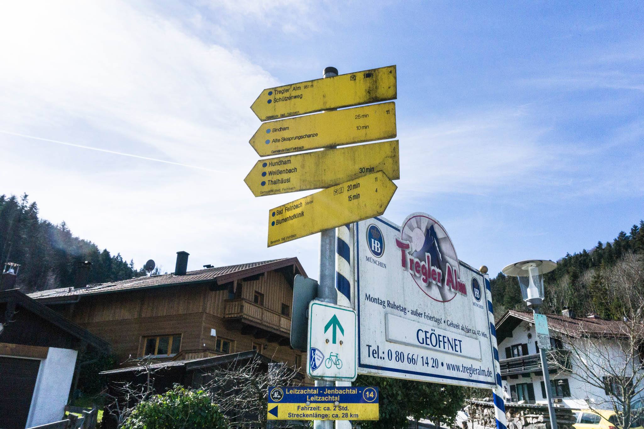 Am kleinen Wanderparkplatz in Bad Feilnbach