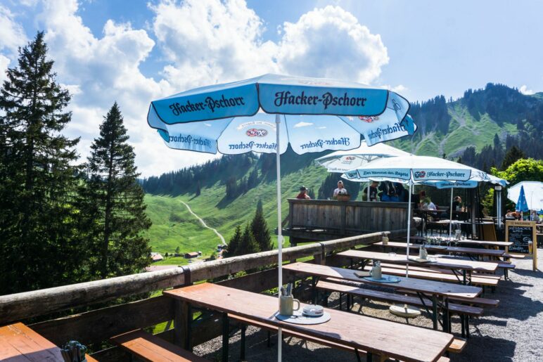 Auf der Terrasse der Oberen Fristalm