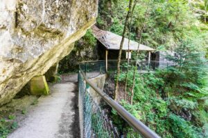 Auf dem Klammweg der Gießenbachklamm