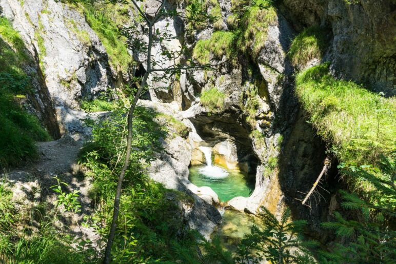 An der kleinen Gumpe, die rechts neben der Aufstiegstreppe zu sehen ist