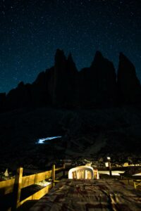 Die Drei Zinnen, von der Lavaredohütte aus. NIcht so spektakulär, wie von der Dreizinnenhütte aus