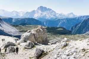 Zwei Felsen am Paternsattel, auf denen noch Reste von Befestigungen zu erkennen sind