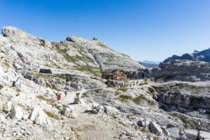 Die Büllelejochhütte liegt in einer spektakulären Felslandschaft