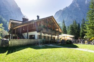 Der letzte, sehr flache, Weg führt von der Talschlusshütte zurück zur Fischleinbodenhütte