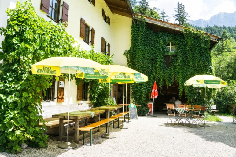 Zurück am Haiderhof. Jetzt erstmal eine Brotzeit und ein Getränk