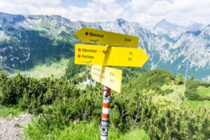 Der Abzweig hinunter zum Weißenbachsattel