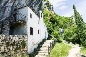 DIe Eremo di San Valentino, hoch über dem Gardasee