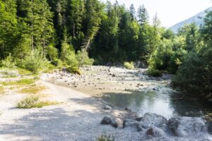 Über die Schüttach zum Serpentinenweg