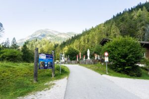 Bergblick vor der Alm und dem Klammeingang