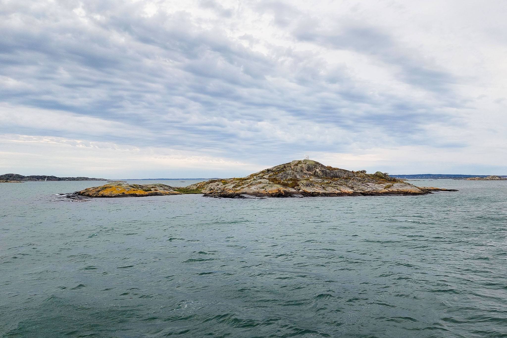 Eine kleine, unbewohnte Schäreninsel zwische Göteborg und Asperö