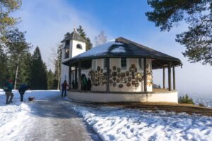 An der Kriegergedächtniskapelle