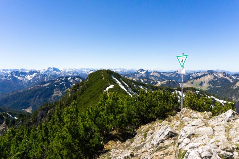 Jägerkamp-Panorama, zweiter Teil: Mit Risserkogel und Zugspitze