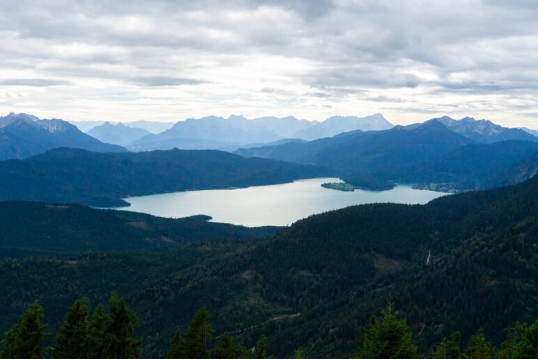 Noch einmal der Blick auf den Walchensee, diesmal direkt vom Gipfel