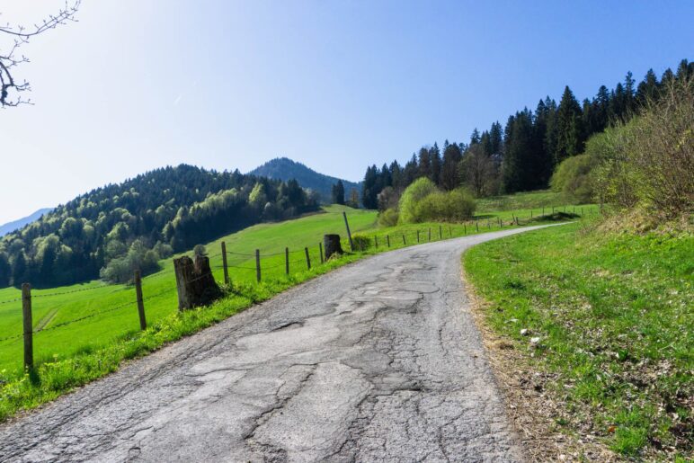 Auf der Straße hinauf zum Ringspitz