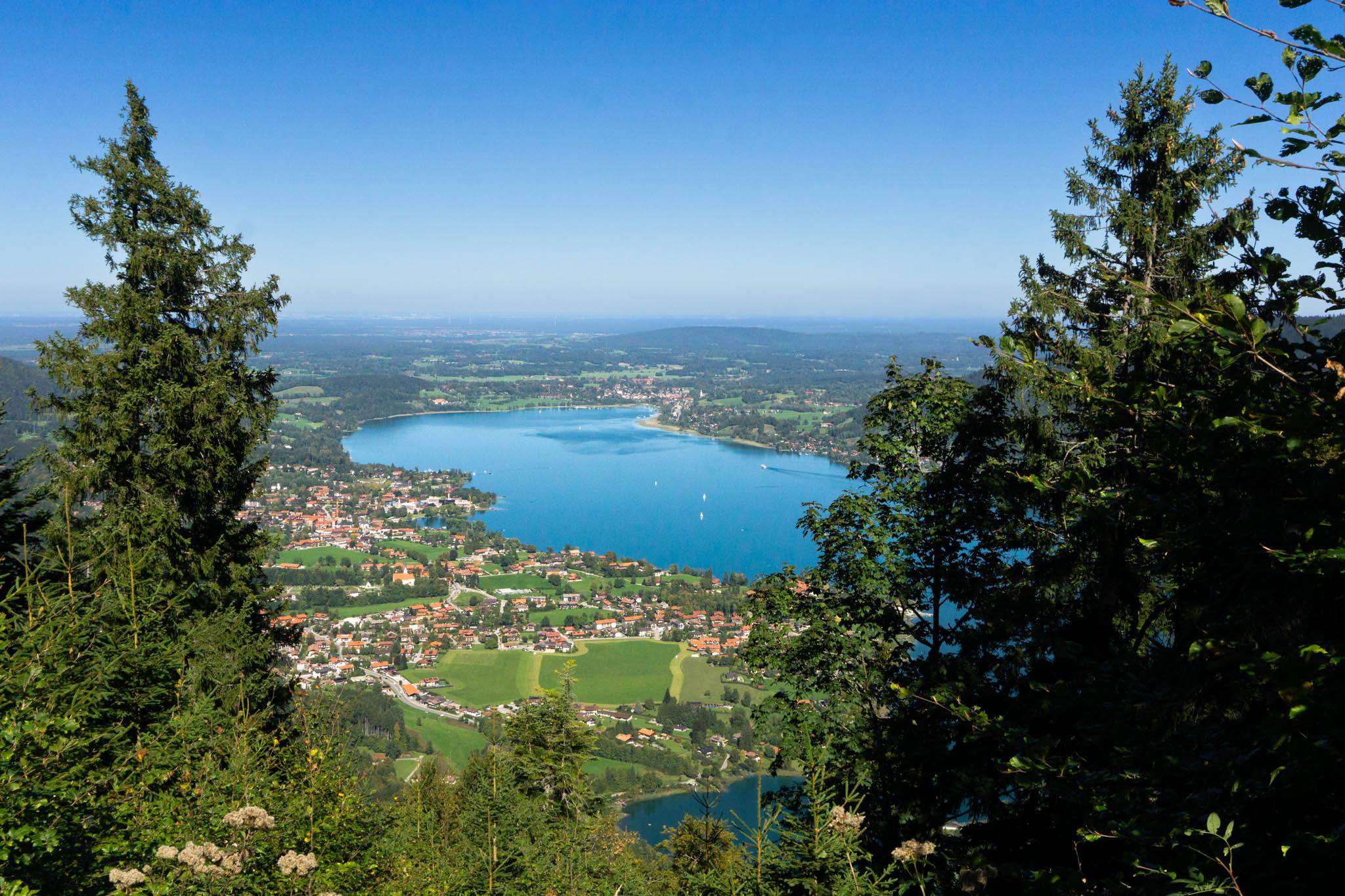 Der Ausblick auf den Tegernsee vom Gipfel des Ringspitz